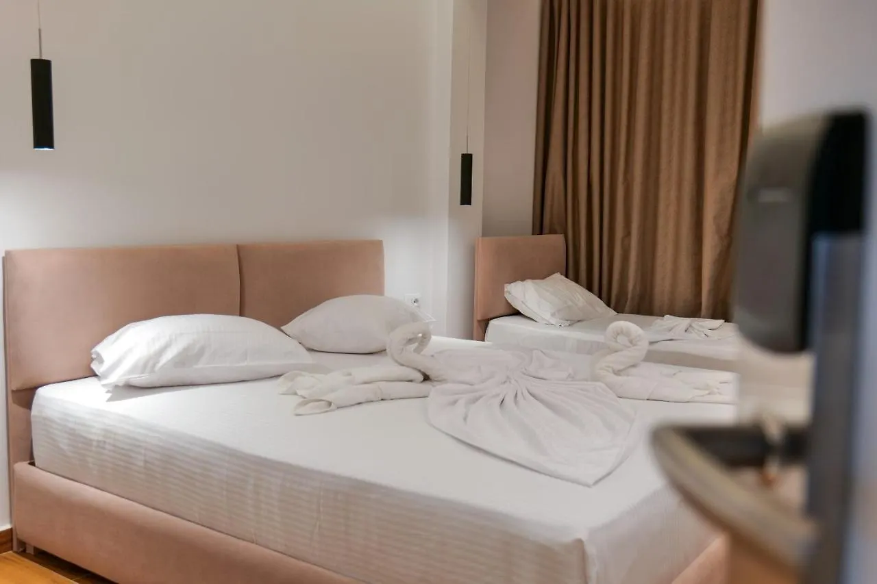 Hotel Havana Sarandë 4*,