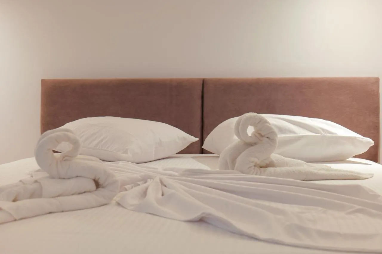 Hotel Havana Sarandë 4*,