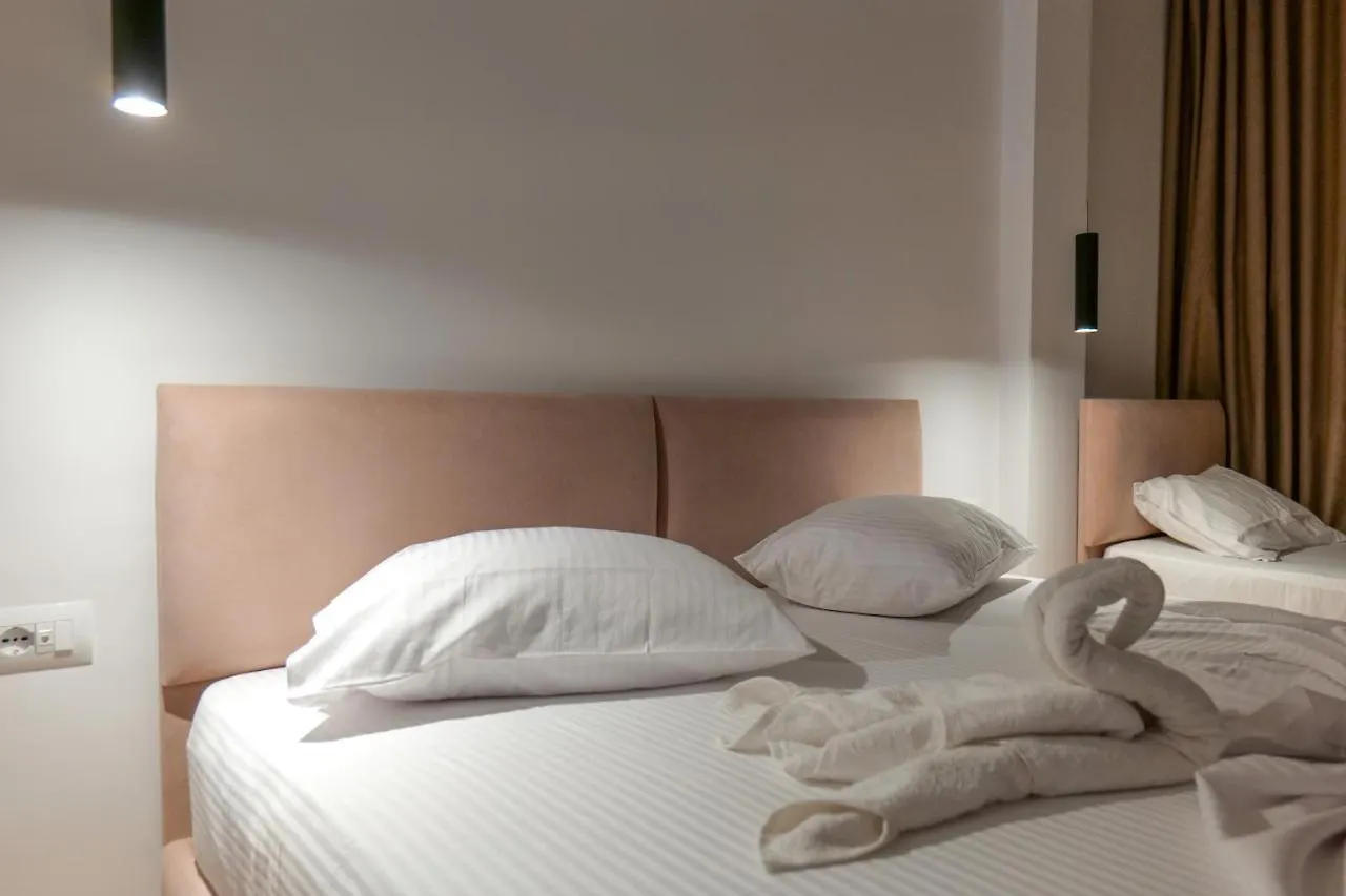 Hotel Havana Sarandë 4*,  Albânia