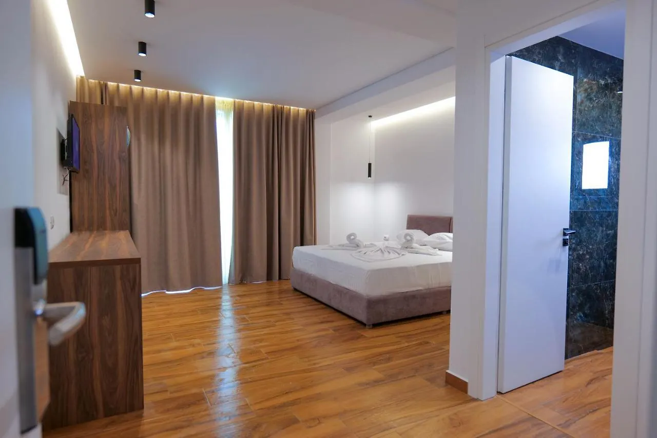 ****  Hotel Havana Sarandë Albânia