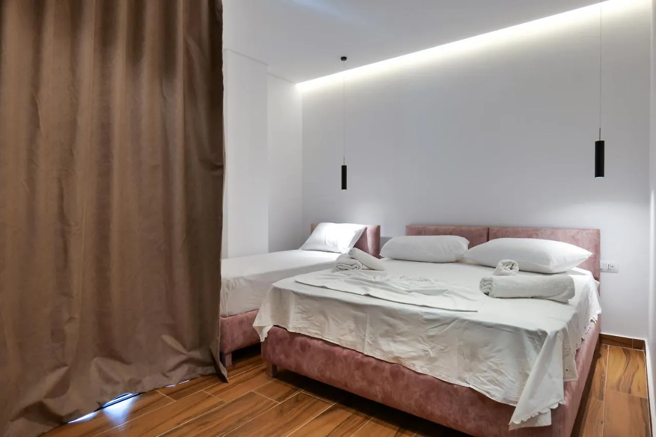 Hotel Havana Sarandë 4*,