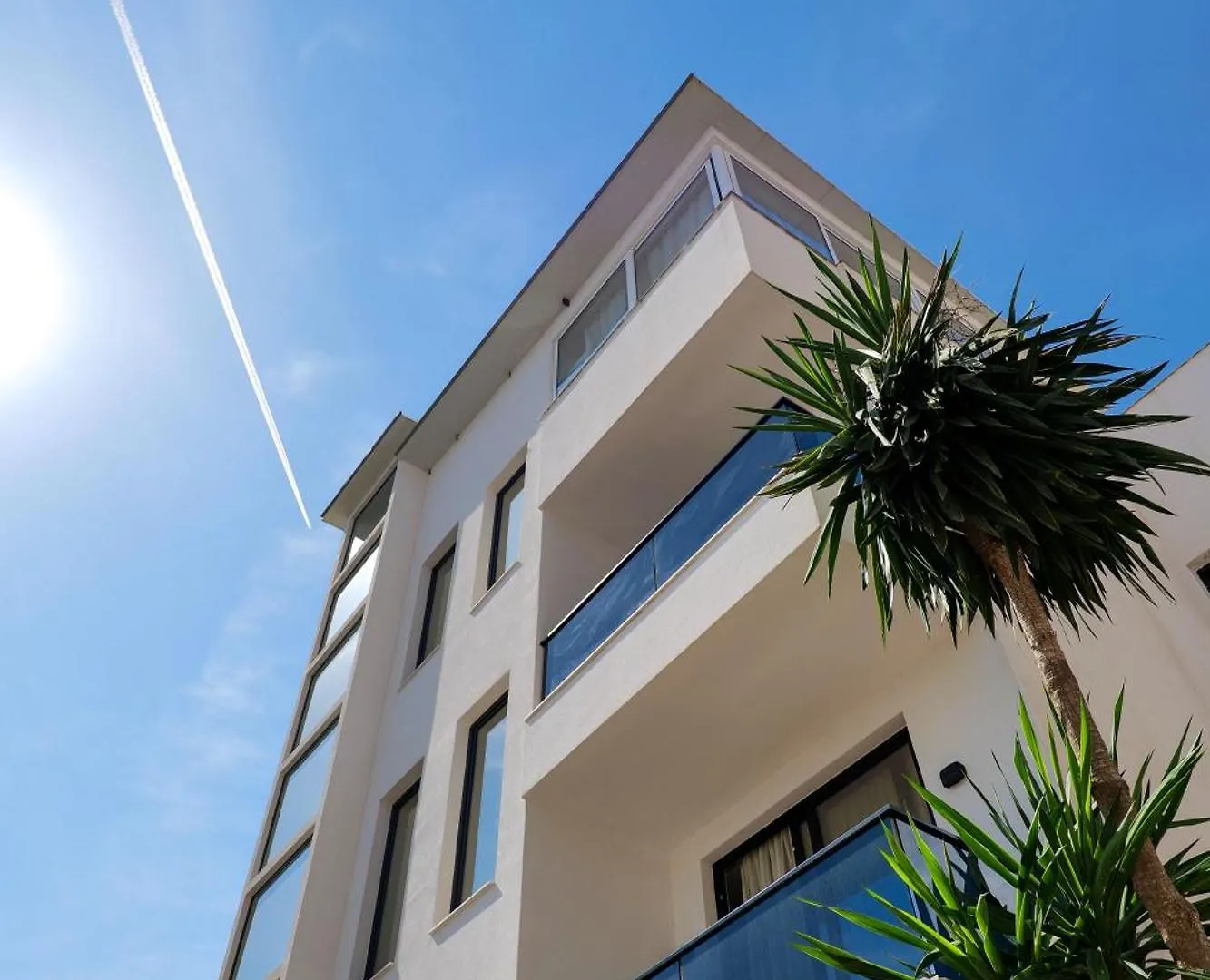 Hotel Havana Sarandë 4*,
