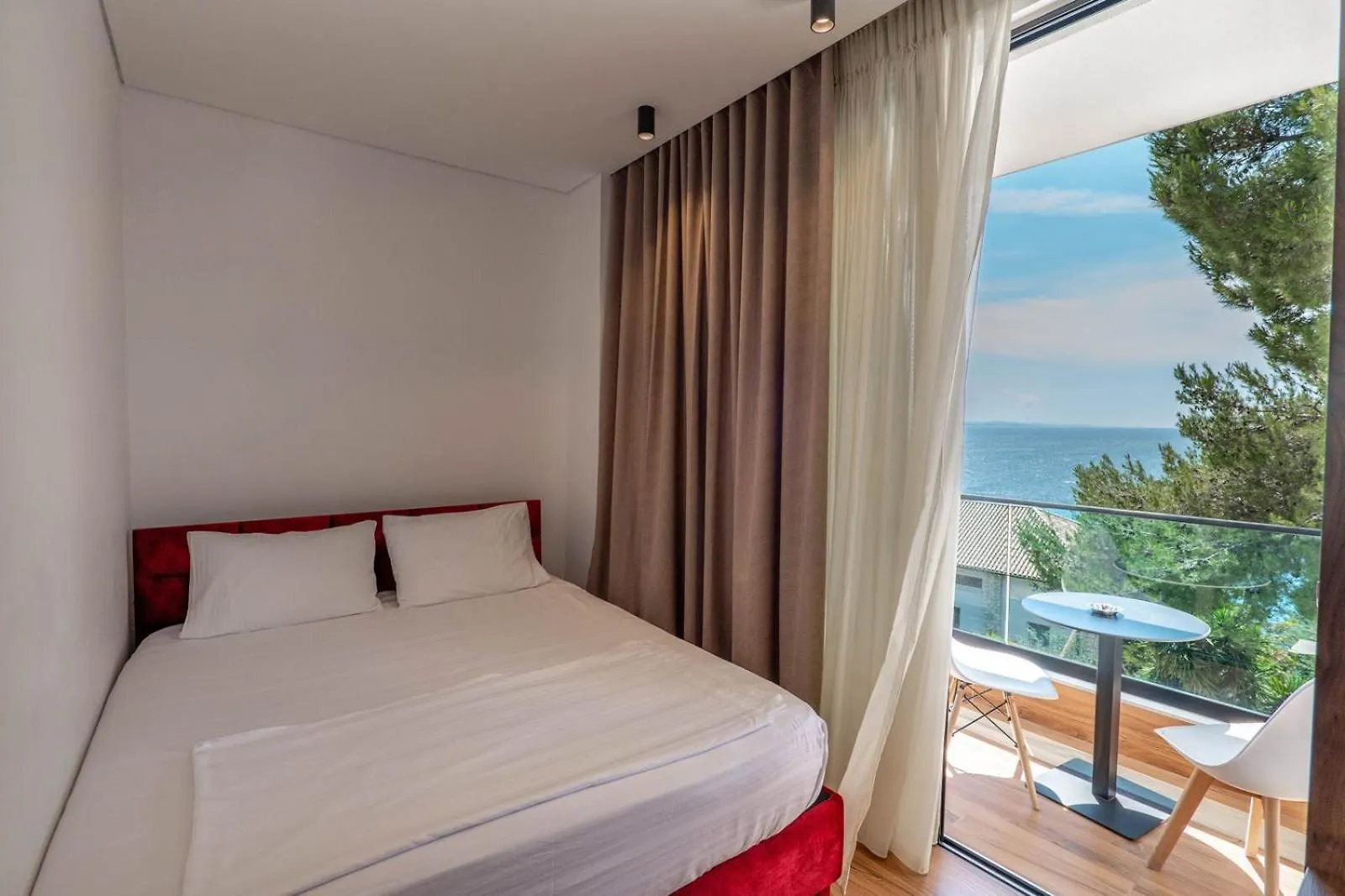 Hotel Havana Sarandë 4*,  Albânia